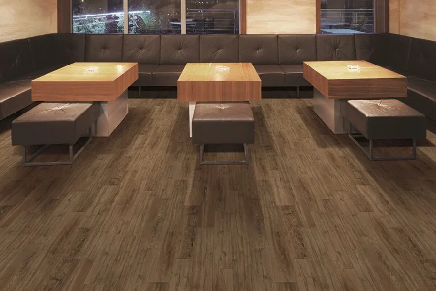 Vinyl plank motif kayu